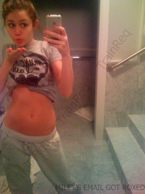 miley-cyrus-hot3