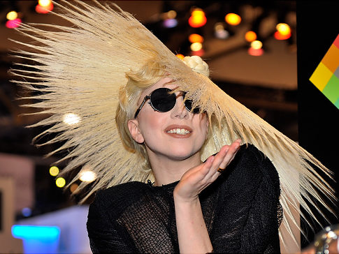 lady-gaga-sombrero-pelo